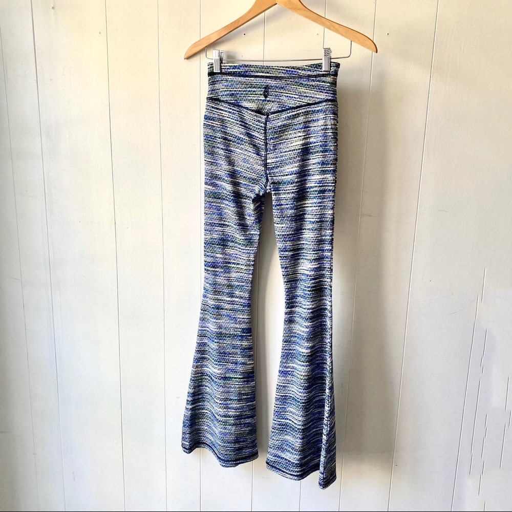 Free People On It Flare Leggings Blue XS New - Picture 5 of 7